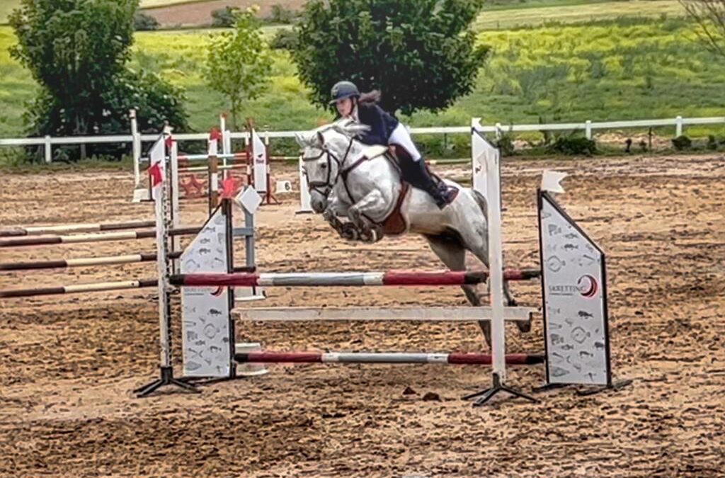 Inés Palomares (3º ESO), bronce en Campeonato CyL de salto con ponis.