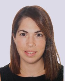 Dña. Laura González